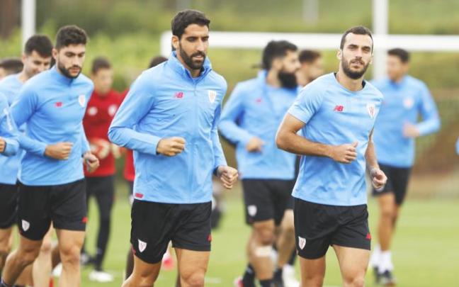 Raúl García y Lekue podrían ser hoy las novedades en el once inicial. Raúl García y Lekue podrían ser hoy las novedades en el once inicial.