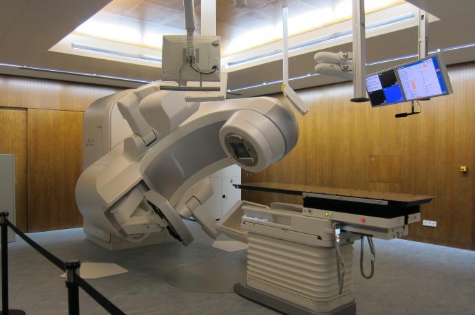 Imagen de archivo de un equipo de radioterapia