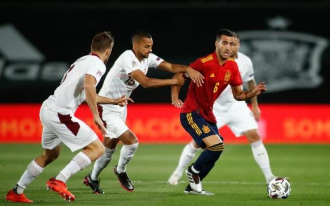 Mikel Merino, en el duelo ante Suiza, de la Liga de Naciones, disputado en octubre de 2020.