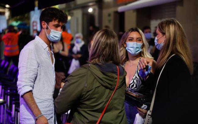 El uso de las mascarillas ha propiciado que se dupliquen las infecciones oculares, como orzuelos, ojo seco o erosiones corneales.