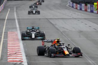 'Checo' Pérez gana el Gran Premio de Azerbaiyán