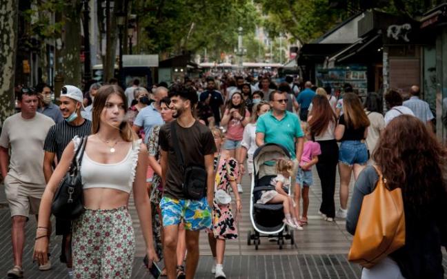 La Justicia avala limitar las reuniones sociales a diez personas en Catalunya La Justicia avala limitar las reuniones sociales a diez personas en Catalunya