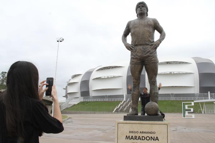 Estatua de Maradona en Argentina.