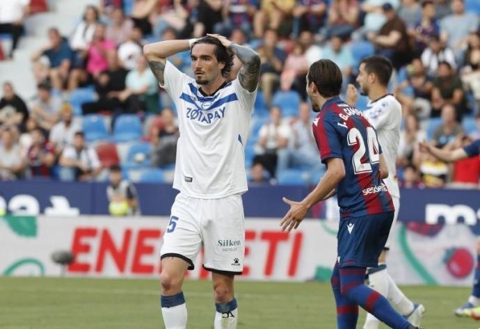 Jason se lamenta en un momento del partido ante el Levante