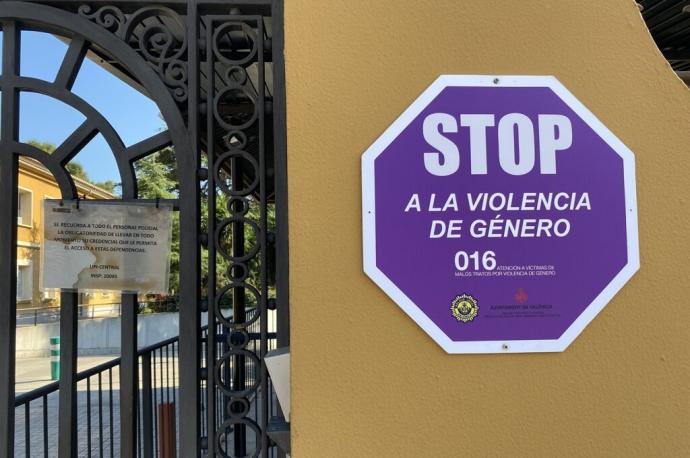 Cartel contra la violencia de género.