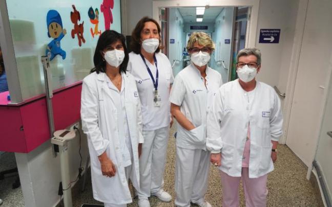 Helena Lorenzo, Cynthia Ruiz, María José Aguirre y Rosa Hernández, de la consulta multidisciplinar pediátrica de Basurto. Helena Lorenzo, Cynthia Ruiz, María José Aguirre y Rosa Hernández, de la consulta multidisciplinar pediátrica de Basurto.