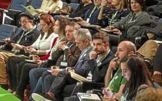 Informazioarekin zerikusirik ez duen kongresu baten irudia