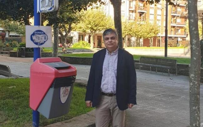 Ríos reconoce la multitud de peticiones de los vecinos. Ríos reconoce la multitud de peticiones de los vecinos.