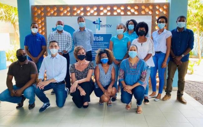 Durante el viaje la delegación encartada mantuvo también reuniones con embajadores. Durante el viaje la delegación encartada mantuvo también reuniones con embajadores.