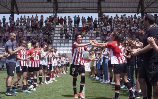 Erika Vázquez se despide del fútbol tras 17 años en el Athletic. Erika Vázquez se despide del fútbol tras 17 años en el Athletic.