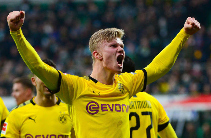 Haaland durante un partido con el Borussia Dortmund.