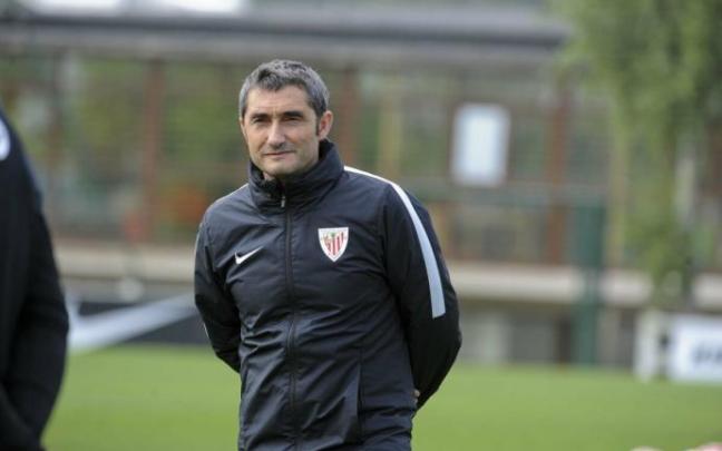 Ernesto Valverde, en un entrenamiento del Athletic.