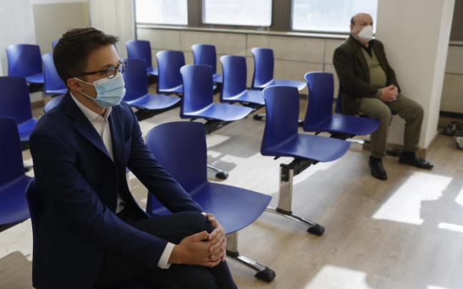 A Errejón se le acusa de un presunto delito leve de maltrato con el que se enfrenta a una pena de multa de uno a dos meses A Errejón se le acusa de un presunto delito leve de maltrato con el que se enfrenta a una pena de multa de uno a dos meses