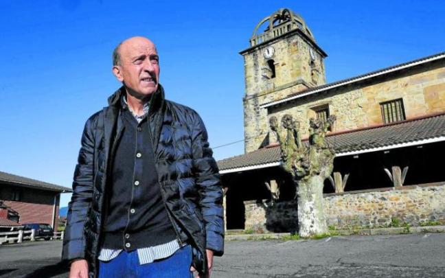 Miguel Ángel Lotina, en Meñaka.