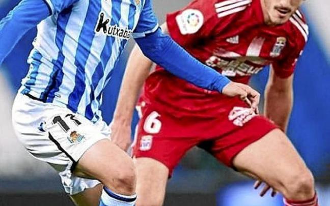 Lobete, en una acción del partido de ayer en Anoeta. Foto: LaLiga