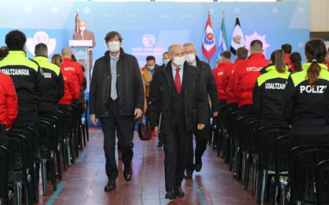 Zearreta y Erkoreka, en la Academia de Arkaute.