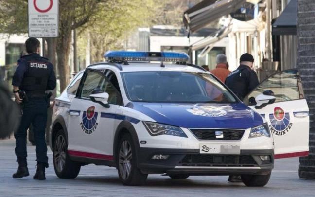 Un coche de la Ertzaintza Un coche de la Ertzaintza