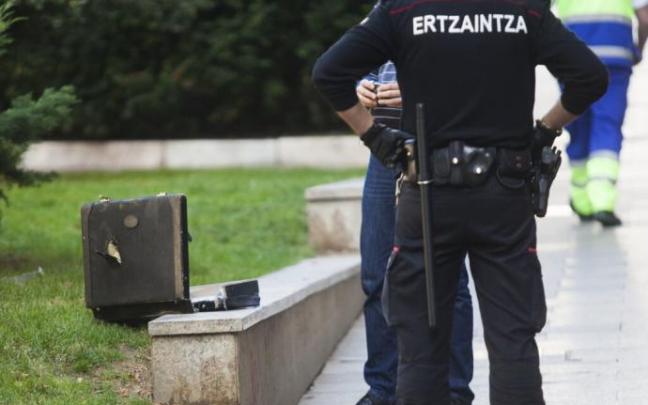 Un agente de la Ertzaintza Un agente de la Ertzaintza