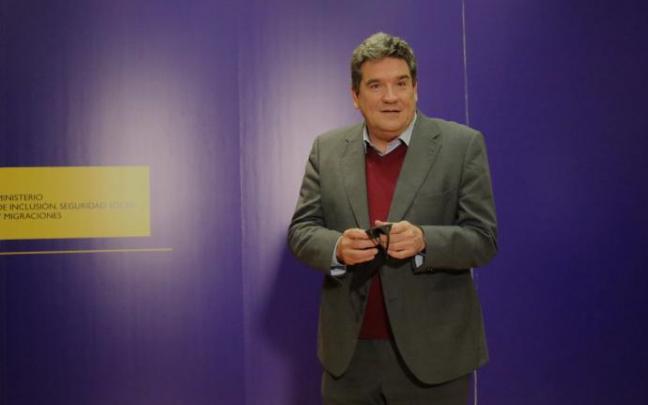 José Luis Escrivá, a su llegada para comparecer sobre el nuevo mecanismo de Equidad Intergeneracional de las pensiones. José Luis Escrivá, a su llegada para comparecer sobre el nuevo mecanismo de Equidad Intergeneracional de las pensiones.