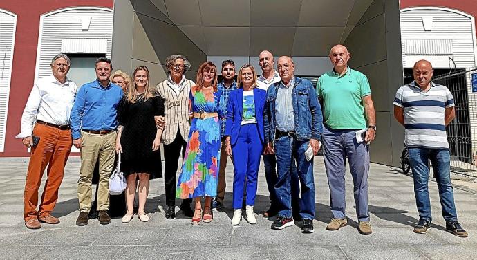 Representantes municipales y de la Fundación de Trabajadores de la Siderugia, en la inauguración. Foto: M. A. Pardo