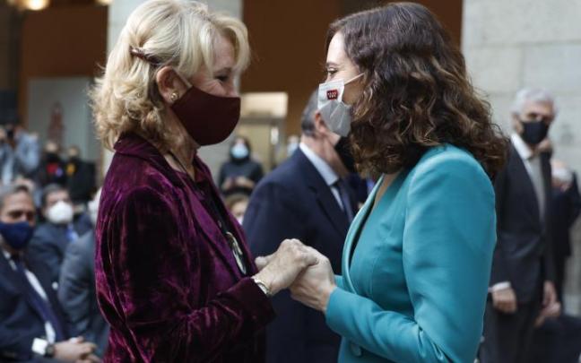 Esperanza Aguirre junto a Ayuso en un acto en Madrid.