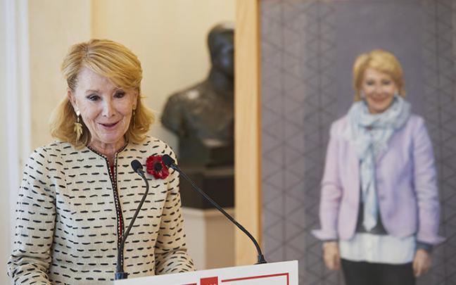 Esperanza Aguirre durante la presentación de su retrato oficial.