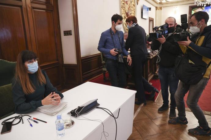 La portavoz socialista Maite Esporrín ha centrado la atención de los medios de comunicación en el Pleno de este jueves.