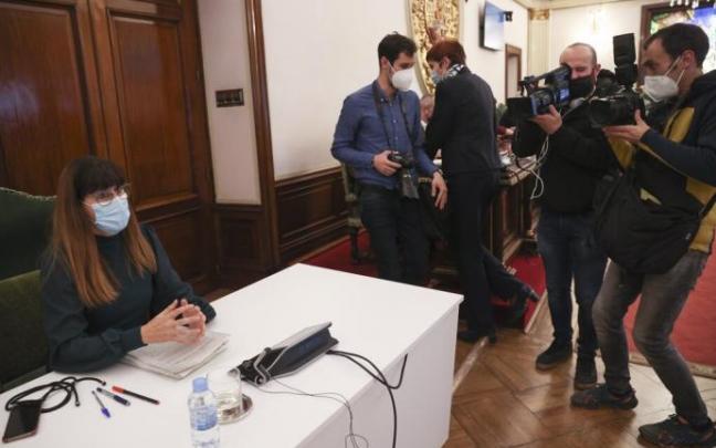 La portavoz socialista Maite Esporrín ha centrado la atención de los medios de comunicación en el Pleno de este jueves.