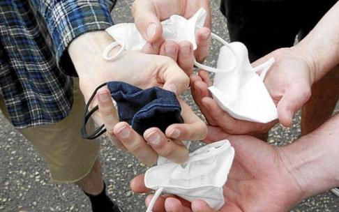 Las mascarillas dejaron de ser obligatorias en la inmensa mayoría de espacios interiores el miércoles 20 de abril, tras la pasada Semana Santa. Foto: Pilar Barco