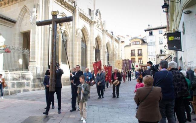La procesión ha partido desde la iglesia de San Pedro.