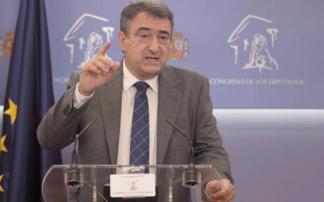 Aitor Esteban. Aitor Esteban.