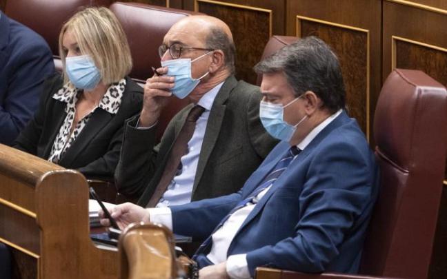 El portavoz del PNV, Aitor Esteban, en una sesión plenaria en el Congreso. El portavoz del PNV, Aitor Esteban, en una sesión plenaria en el Congreso.