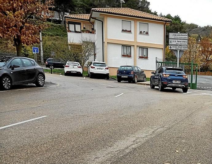 Zona alta de Arieta con la entrada al colegío público Remontival.