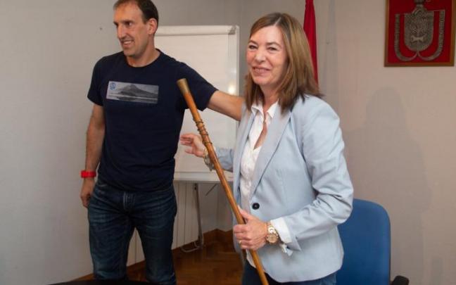 Gastesi y Añón, en la toma de posesión de esta última como alcaldesa tras las elecciones de 2019. Gastesi y Añón, en la toma de posesión de esta última como alcaldesa tras las elecciones de 2019.