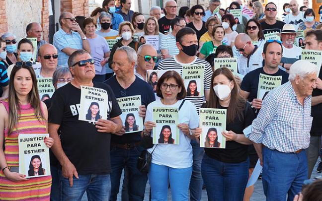 Concentración en Traspinedo por la muerte de Esther López. Concentración en Traspinedo por la muerte de Esther López.