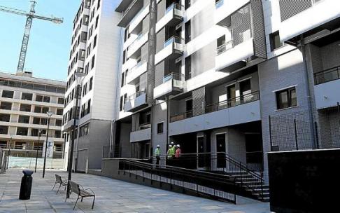 Viviendas nuevas del barrio de Txomin, donde hay 162 pisos de alquiler.