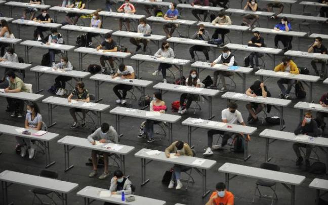 Más de 2.100 alumnos se examinan hoy en el BEC de Barakaldo Más de 2.100 alumnos se examinan hoy en el BEC de Barakaldo