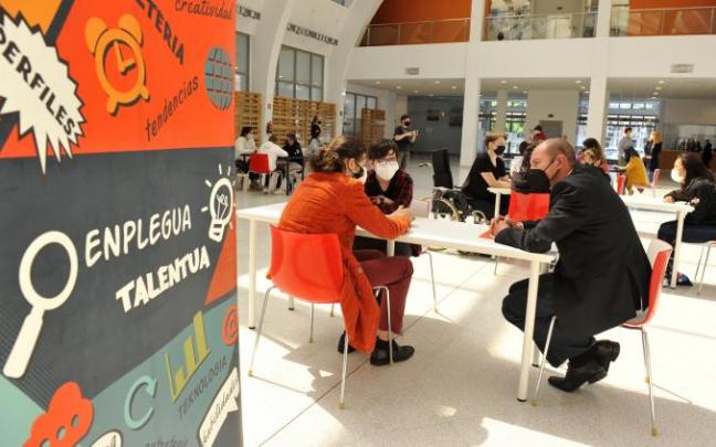Tras la presentación del estudio se celebró la jornada Encuentro de Pares entre jóvenes y profesionales de la investigación.