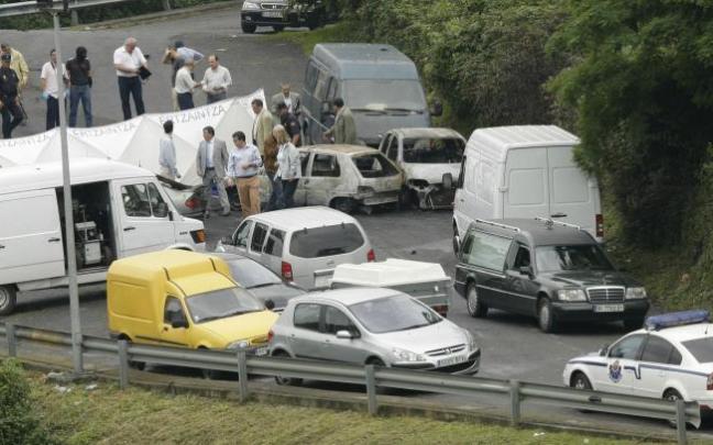 El inspector de Policía Eduardo Puelles, asesinado en 2009 con una bomba lapa en su vehículo, fue uno de los últimos agentes víctimas de ETA. El inspector de Policía Eduardo Puelles, asesinado en 2009 con una bomba lapa en su vehículo, fue uno de los últimos agentes víctimas de ETA.