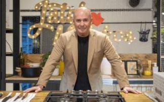 Klaudio Landa, ante los fogones.