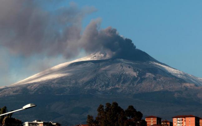 Imagen de archivo de una erupción del Etna.