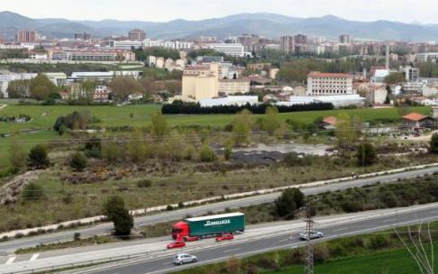 La estación del TAV, en Etxabakoitz, se desvincula de las 9.000 viviendas La estación del TAV, en Etxabakoitz, se desvincula de las 9.000 viviendas