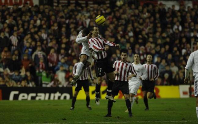 Partido de Copa entre el Athletic y el Madrid disputado en 2006. Partido de Copa entre el Athletic y el Madrid disputado en 2006.