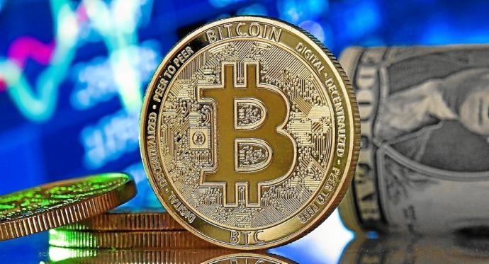 El bitcoin es la criptomoneda más popular ya que fue la primera en nacer, en concreto en 2009. Foto: Efe