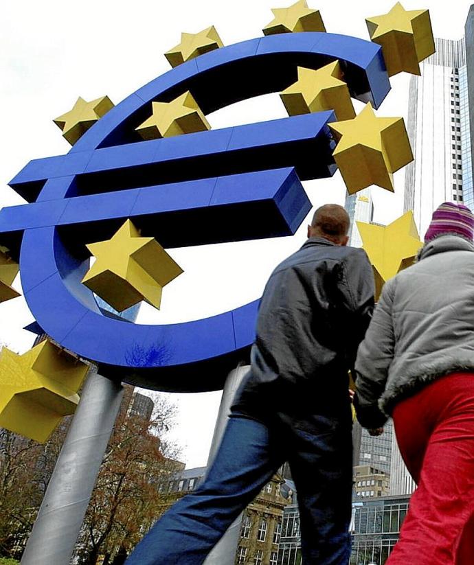 Imagen de la sede del BCE en Fráncfort poco después de la llegada del euro. Foto: AP