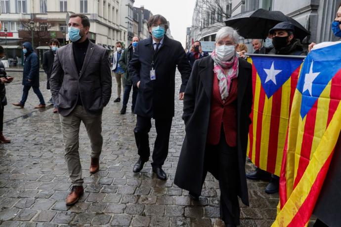Carles Puigdemont, Clara Ponsatí y Toni Comín siguen teniendo pendientes euroórdenes.