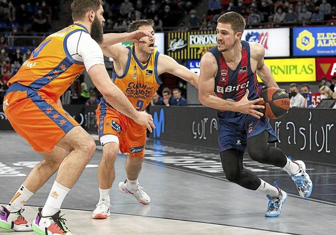 Marinkovic, durante el duelo ante un Valencia que es candidato a estar el año que viene en la Euroliga, bien por clasificación a través de la Eurocup o por invitación. Foto: J. Chavarri