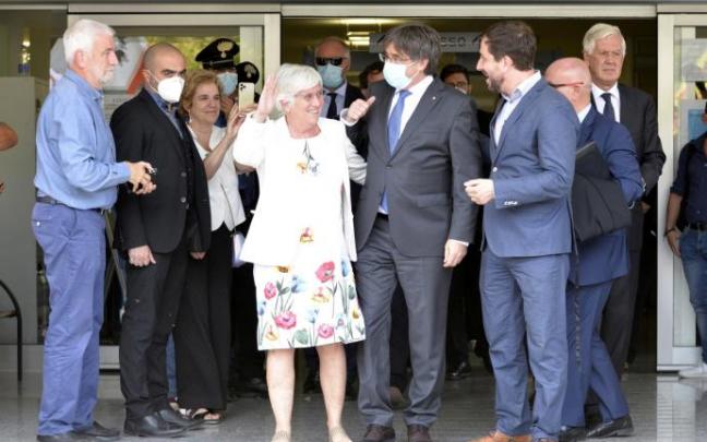 Ponsatí y Comín arroparon a Puigdemont en Cerdeña. Ponsatí y Comín arroparon a Puigdemont en Cerdeña.