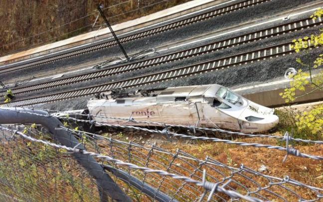 Accidente de tren Alvia en Angrois (Santiago de Compostela). Accidente de tren Alvia en Angrois (Santiago de Compostela).