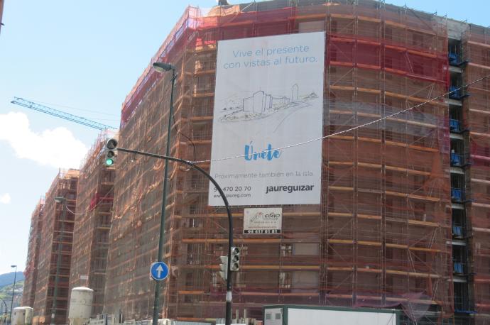 Viviendas en construcción en Bilbao.